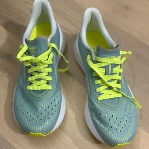 NEW Brooks Hyperion Tempo - NEVER WORN size 8